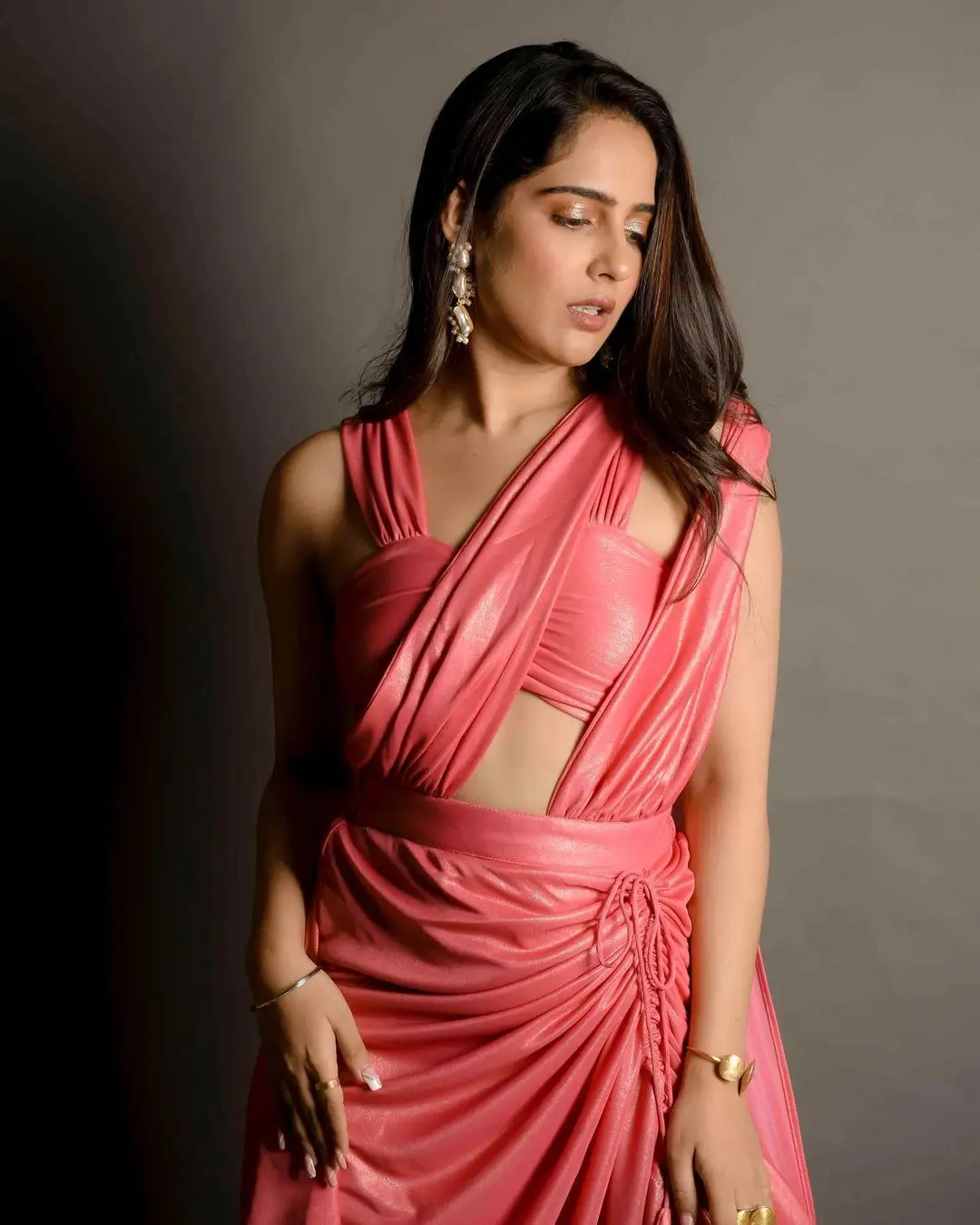 Malvi Malhotra Stills in Pink Saree Sleeveless Blouse